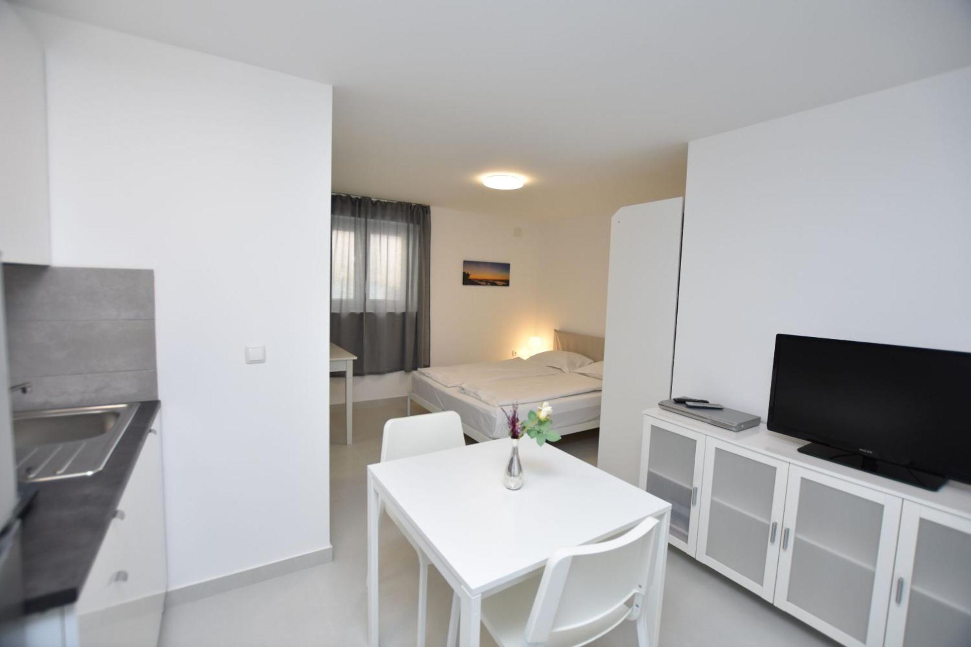 Apartments Leonardo Primošten Eksteriør billede