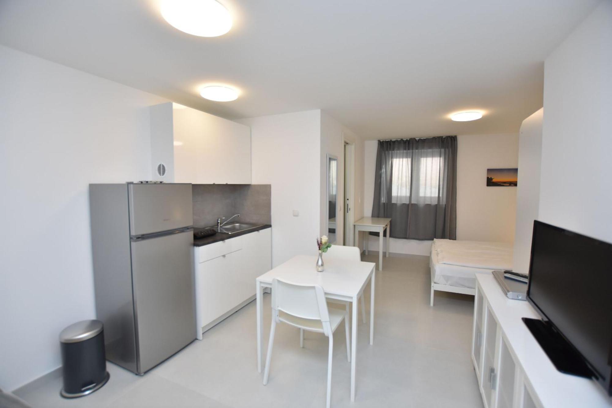 Apartments Leonardo Primošten Eksteriør billede